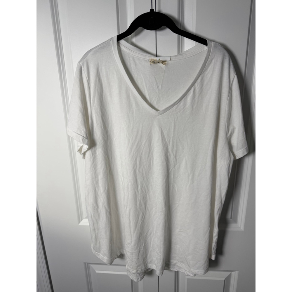 Style & Co White V-Neck Short Sleeve Tee Plus 2X